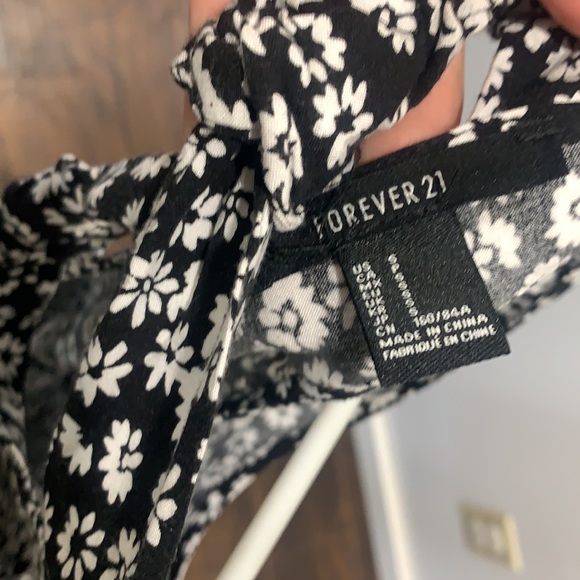 Super cute summer dress - Picture 3 of 3